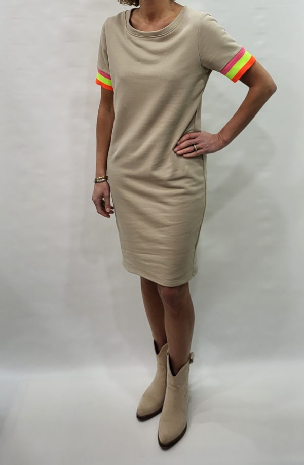 jurk mooij beige